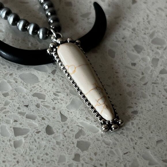 Western Style Bead Multi-Color Synthetic Turquoise Bull's Head Pendant - Picture 5 of 8